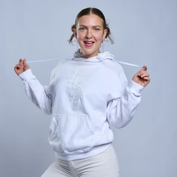 |HĂS| Snow White Hoodie - Picture 4 of 8